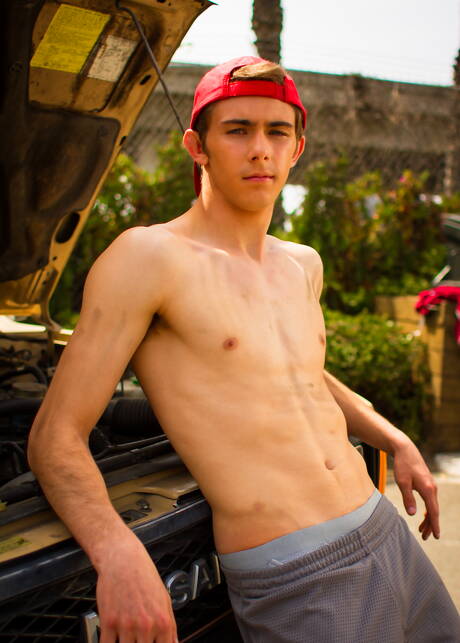 American Pretty Boy Kody Knight Get Naked And Showing Nice Ass Outside