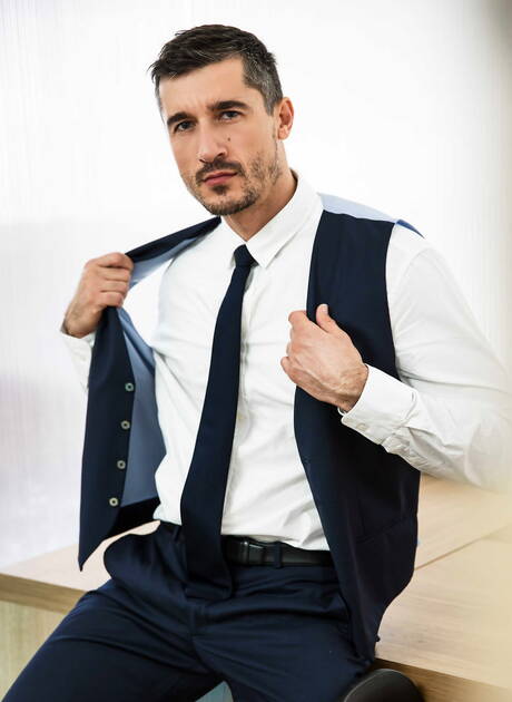 Slovak hunk Jay Roberts and american beautiful boy Tayte Hanson in hot ass fuck action