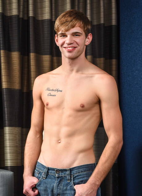 Russian well-built Dalton Briggs and british hunk Luke Adams have a good sex