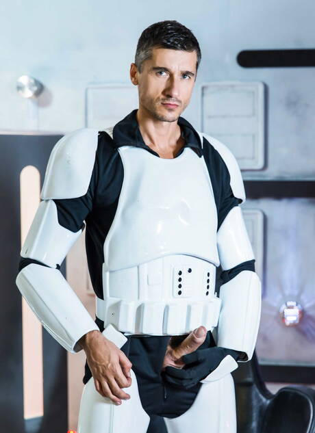 Hot Colby Keller, Jay Roberts and Kaden Alexander in interracial groupsex