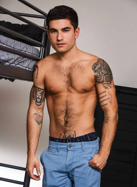 Russian tough guy Vadim Black and latin young boy Zach Taylor fuck after blowjob