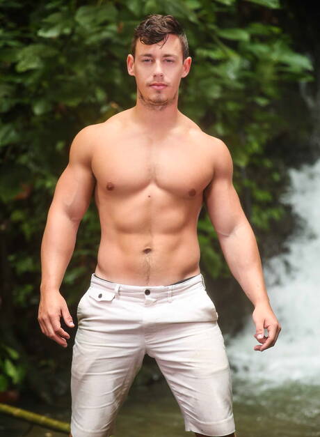 Latin well-built Diego Sans and american strongman Tobias sucking and fucking each other at the pool