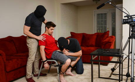 Die sexy Jungs Jason Maddox, Johnny Rapid und Will Braun beim harten Dreier-Sex