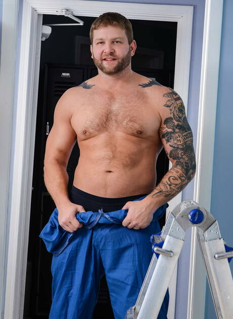 American stars hunk Brendan Phillips and bear Colby Jansen have a hot couple scene