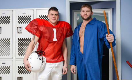 Sexy americans, mature bear Colby Jansen and beefcake Darin Silvers have a hot sex