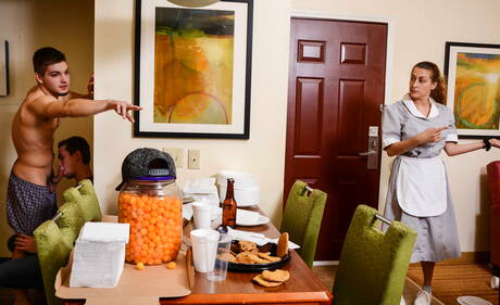 性感的美國人，帥哥傑克亨特和帥哥約翰尼拉皮德在廚房裡進行肛交