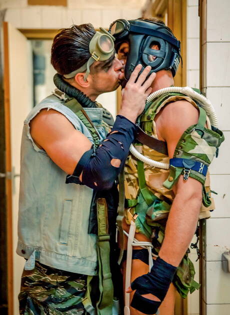 Portuguese beefcake Hector De Silva and english strongman Paddy Obrian in hot homosexual action