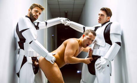 Luke Adams gangbanged by the group of imperial troopers on starship