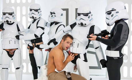 Luke Adams gangbanged by the group of imperial troopers on starship