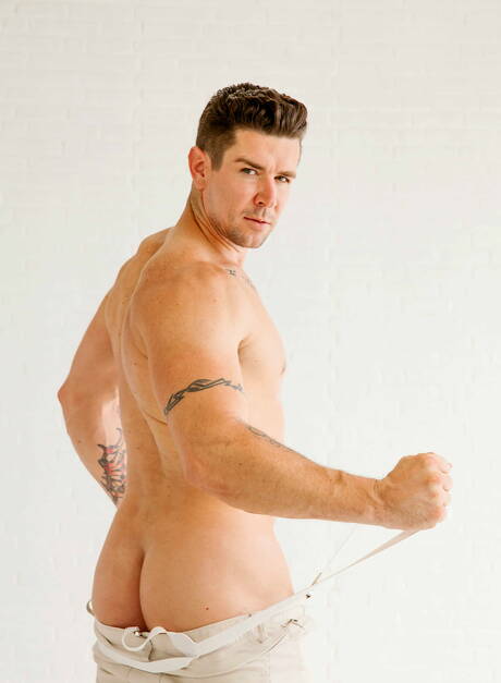 Famous americans, beefcake Damien Crosse and hunky guy Trenton Ducati fuck after dick sucking