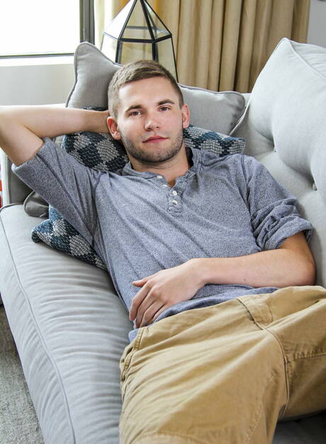 Men: American pornstars beefcake Connor Maguire and otter Jack Radley fuck ass after blowjob