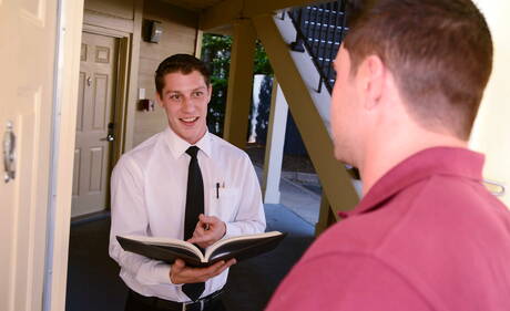 Il bel ragazzo americano Jake Wilder e lo stallone Paul Canon fanno l