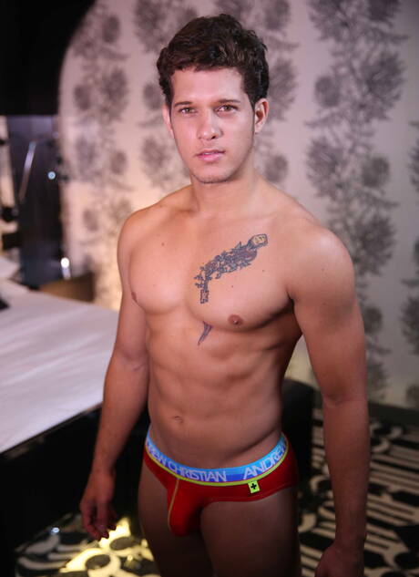 Latino tough guy Diego Sans and colombian hunk Nicoli Cole banged each other