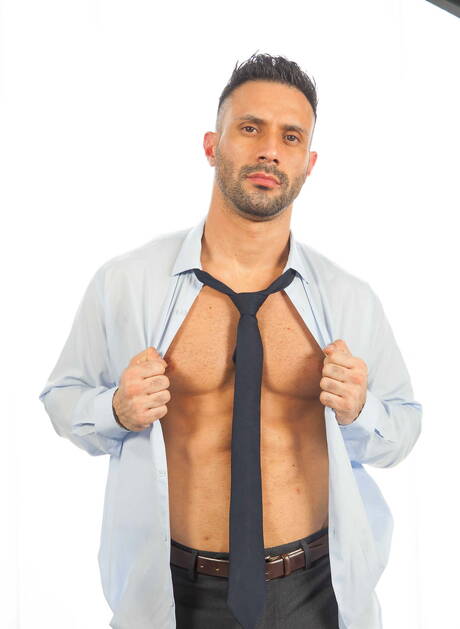 Spanish hairy bear Dani Robles and latin beefy Flex drilling an ass