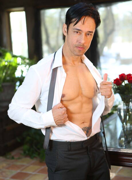 O musculoso americano Brenner Bolton e o husky brasileiro Rafael Alencar fazem amor