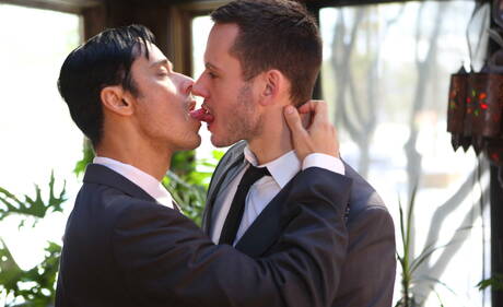 American beefcake Brenner Bolton and brazilian husky guy Rafael Alencar make a love