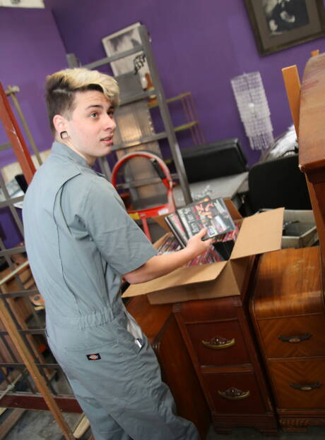 Twink Robin Stone and black hunk Deepdicc make an interracial love