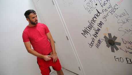 Two american dudes hairy stud Alex Mason and beefy Ray Diesel fuck after  interracial blowjob