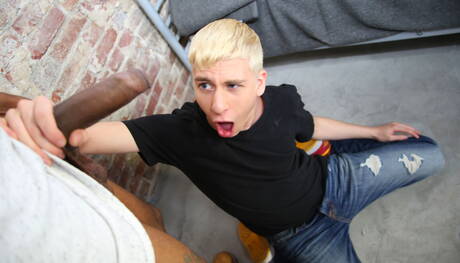 Ebony husky guy Deepdicc and husky guy Hans Wunderkint fuck ass after interracial sucking