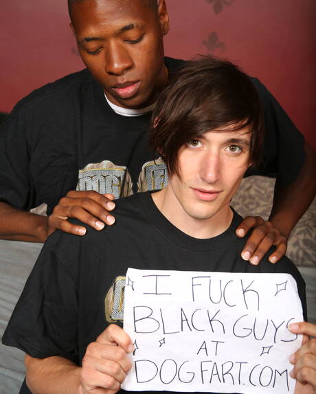 Beefcake Caleb Andrews and well-built Mr Hampton fuck after interracial dick sucking outside