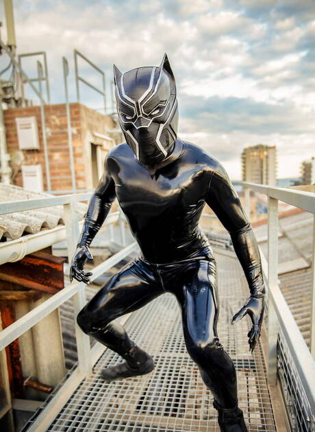 American stud Alex Mecum and  Black Panther in hot homosexual scene outdoor