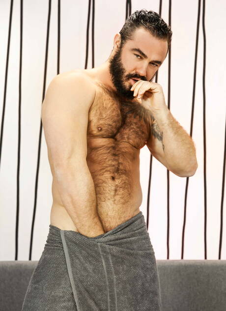 Spaanse hengst Allen King en Duitse knappe kerel Jessy Ares in hete kontneukactie