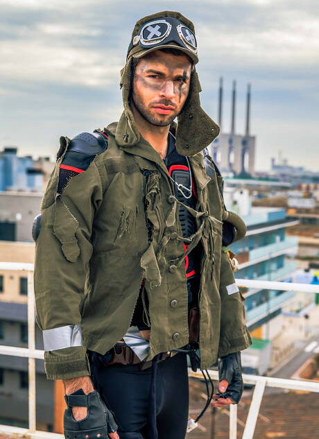 Spanish otter Dario Beck and english strongman Paddy Obrian in hot homosexual action outdoor