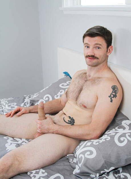 Pretty american guys otter Dennis West and beefy Scott Riley sucking and fucking each other