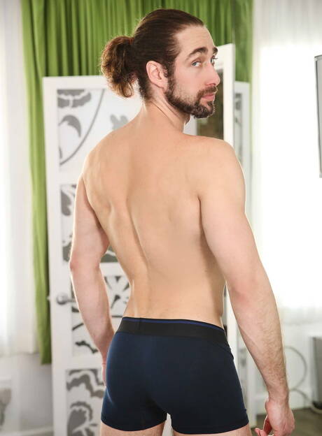 Men: Latin hunky guy Diego Sans and stud Roman Cage fuck ass after sucking dick