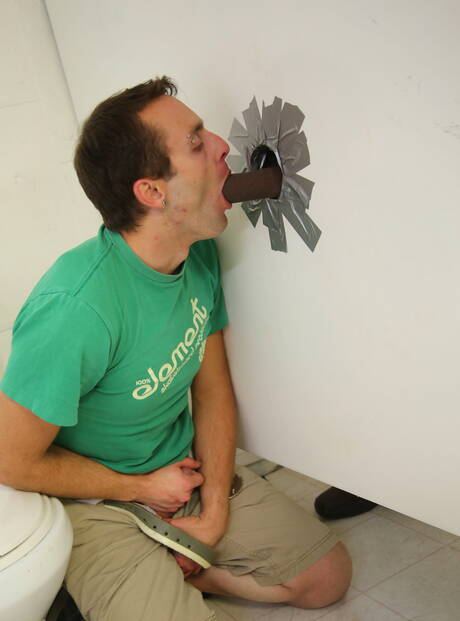 Hunk Aiden Parker and ebony well-built Hole Hunter have interracial anal sex