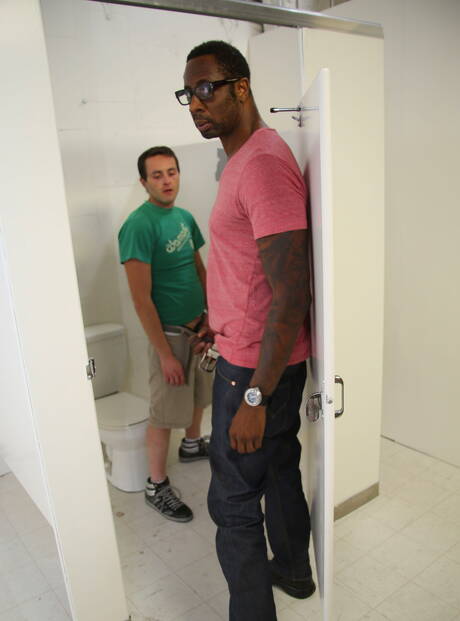 Blacks on Boys: Hunk Aiden Parker and ebony well-built Hole Hunter have interracial anal sex