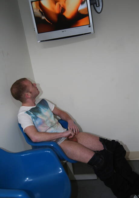 Husky guy Aiden Connors and ebony beefcake Hole Hunter fuck after  interracial blowjob outdoor