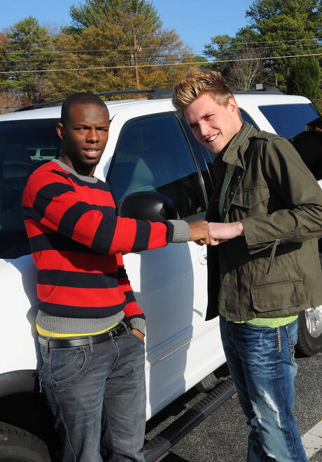 Black young dude Intrigue and beefcake Joe Andrews fuck ass after interracial sucking outside