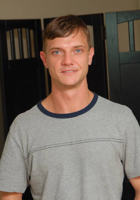 ビーフケーキDヴァインとたくましい体格のコディ・リアンが黒人と白人の屋外セックスをする