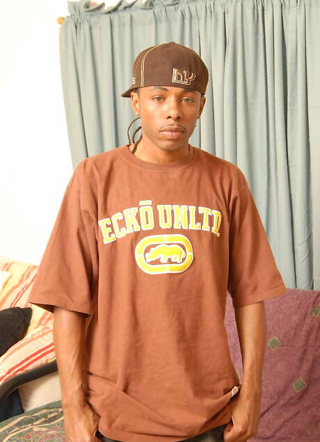 Blacks on Boys: Pretty boy Mike Hart and ebony stud Mr Darvin have a good interracial sex