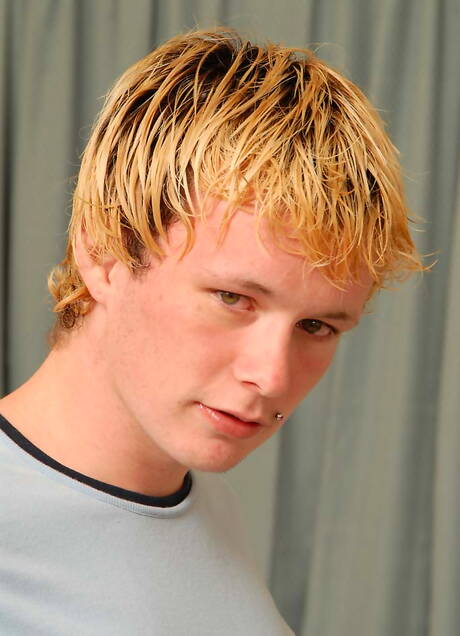 Husky guy Justin Paige and ebony beefy Mr Darvin in black on white anal sex