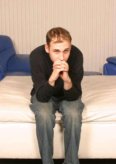 火辣好友 Hole Hunter、Mike Daniels 和 The Machine 進行跨種族愛情