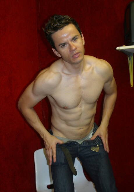 Beefy Jack London and ebony beefcake Tyrese have a good oral sex