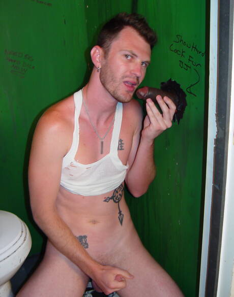 Hot twink Japan and american beautiful boy Luke Cross have a hot interracial sex