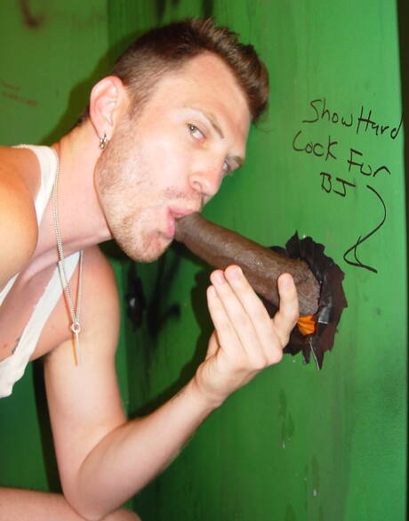 Hot twink Japan and american beautiful boy Luke Cross have a hot interracial sex