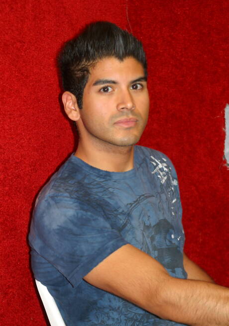 Gloryholes and Handjobs: Latino muscular Chris Dano and beefcake Damien Young fuck ass after interracial sucking