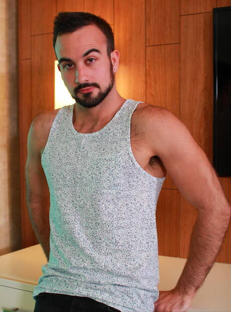 Dos chicos estadounidenses, Mason Lear y el corpulento Jason Maddox, tienen sexo anal duro.