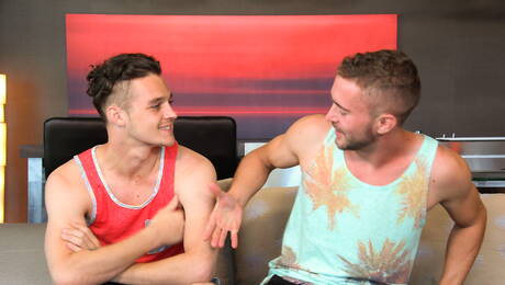 Der australische haarige Hengst Skippy Baxter und der amerikanische Schönling Colt Rivers haben heißen Sex