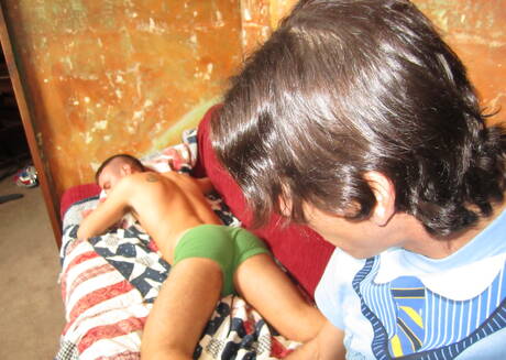 Amerikaanse stoere kerel Matthew Singer neukt kont na het zuigen