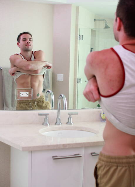 Leuke Amerikaanse vrienden, stud Tommy Regan en otter Dylan Knight in een hete kontneuk in de badkamer