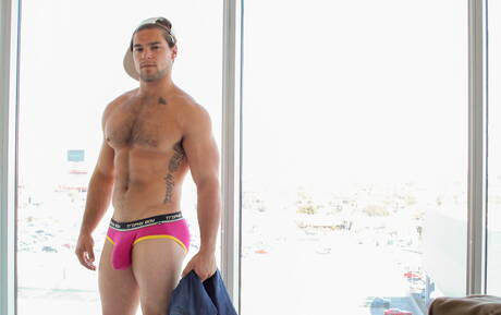 Damn Thats Big: Beefy Robb Johnson and american muscular Aspen fuck ass after sucking dick