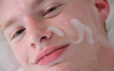 Gay Creeps: American twink Billy London fuck after dick sucking