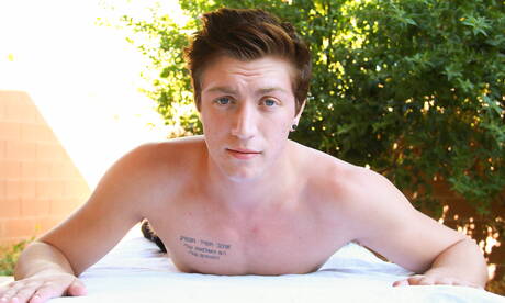 Massage Bait: Beefcake Zaq Wolfe and beefy Logan Taylor fuck after dick sucking outdoor