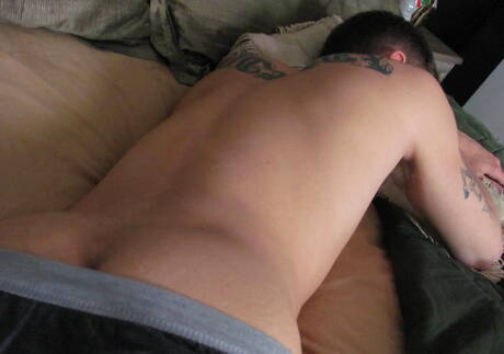 Sterke Ryan Buckley neukt kont na pijpbeurt