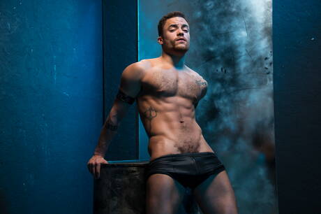 Gorący amerykańscy faceci, siłacz Sean Zevran i twardziel Beaux Banks wiercą tyłek